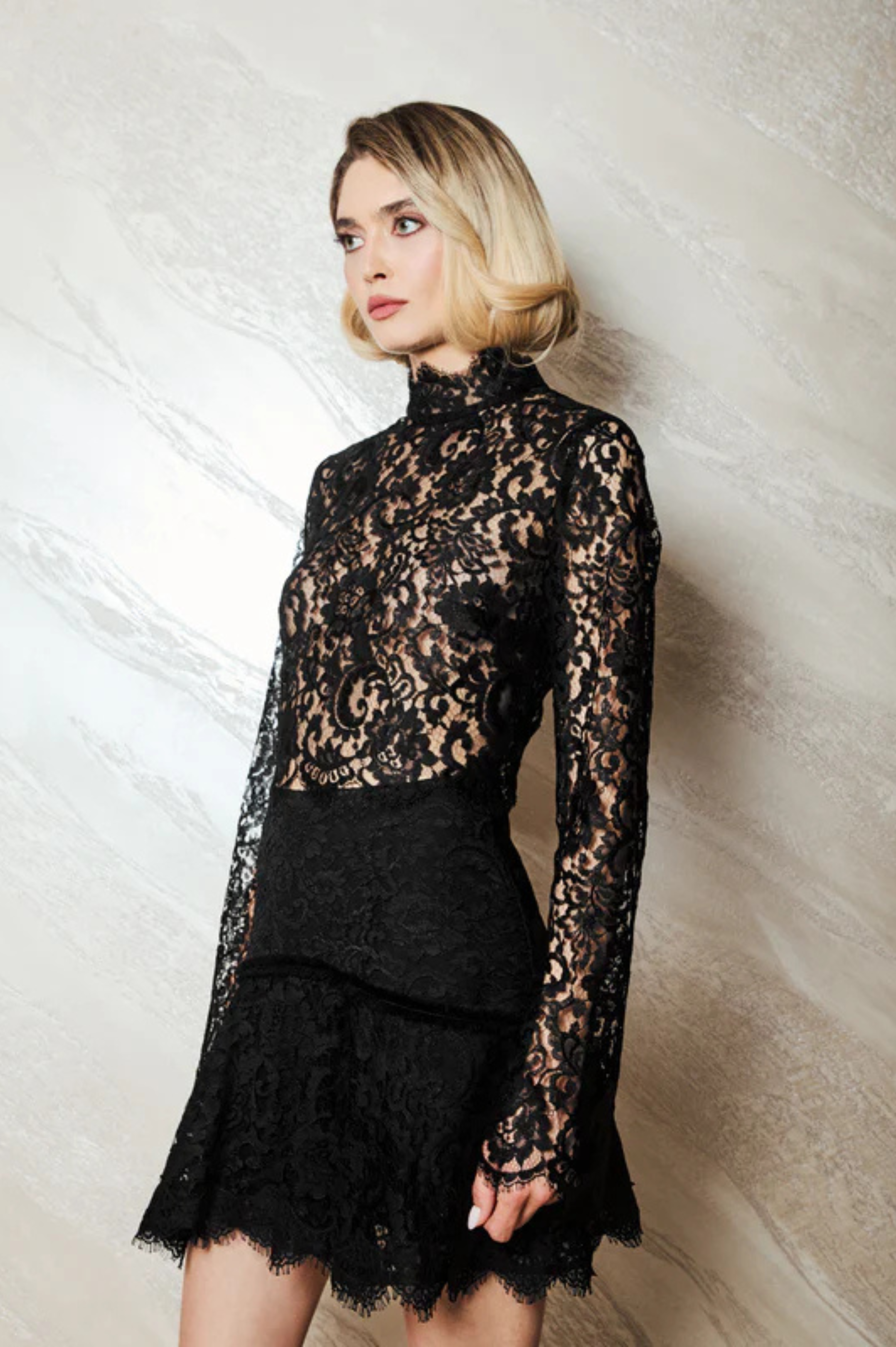 SKA 7 LACE SUIT