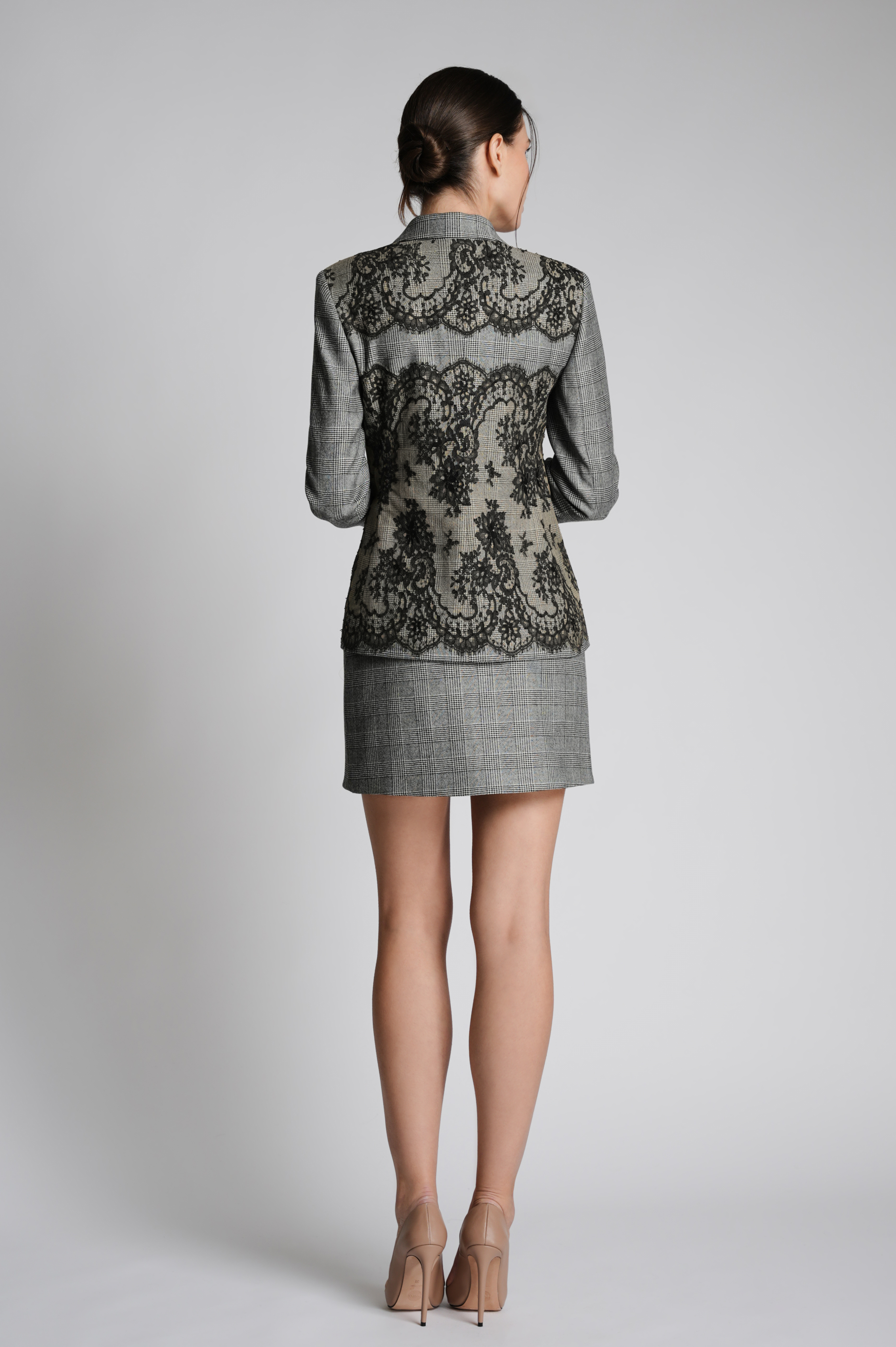 CORSAGE SUIT