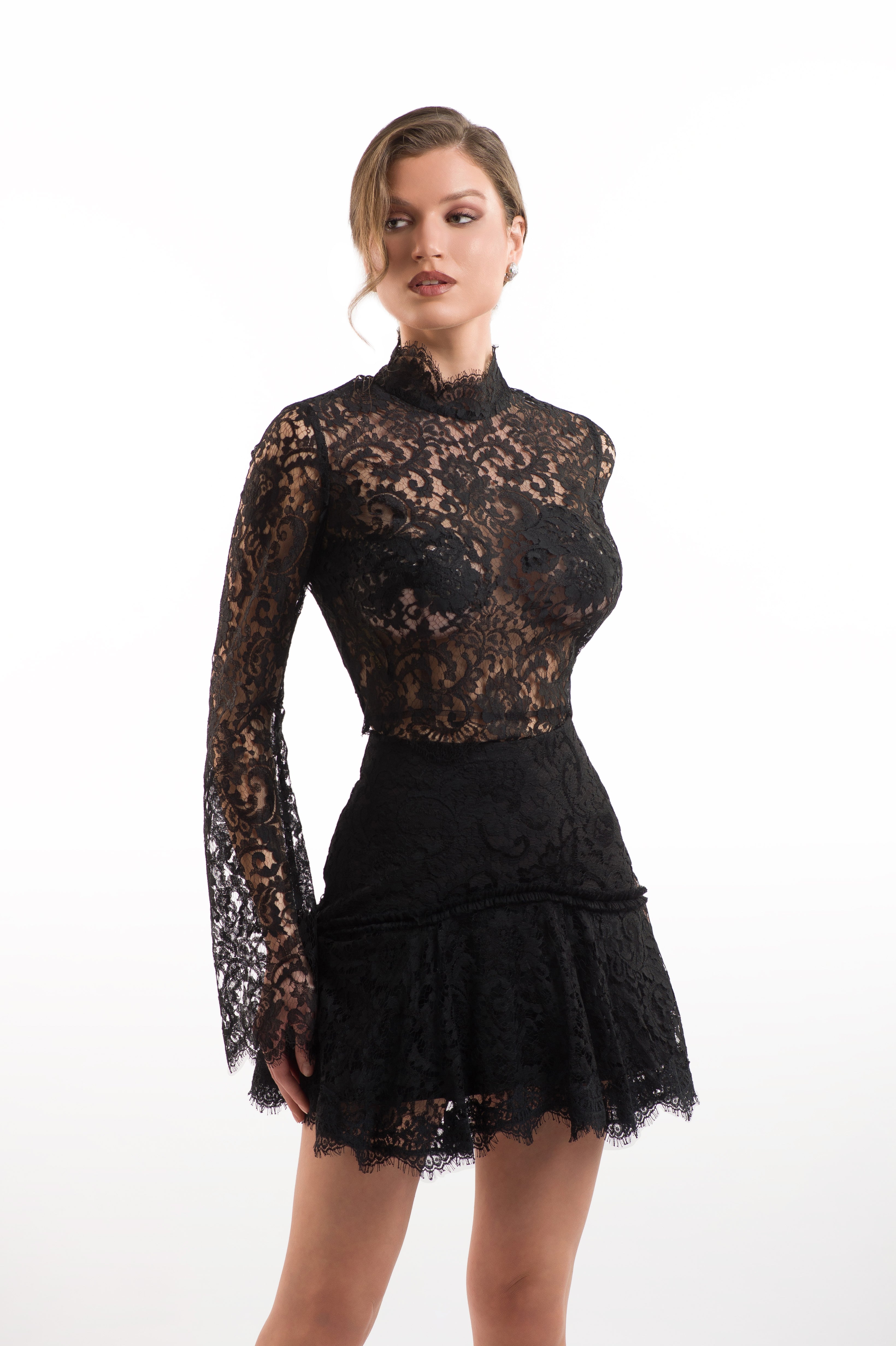 SKA 7 LACE SUIT