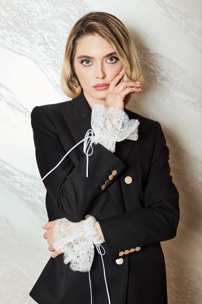 LACE CUFFS